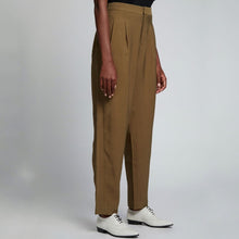 Load image into Gallery viewer, DYLAN PANTS OLIVE
